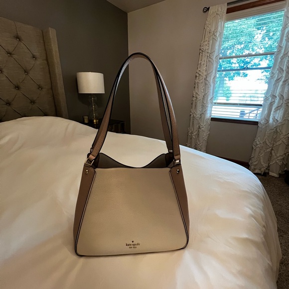 New with tags Kate Spade Leila Medium Triple Compartment Shoulder Bag - Picture 1 of 6